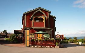 Lustigsgården Bed&Breakfast